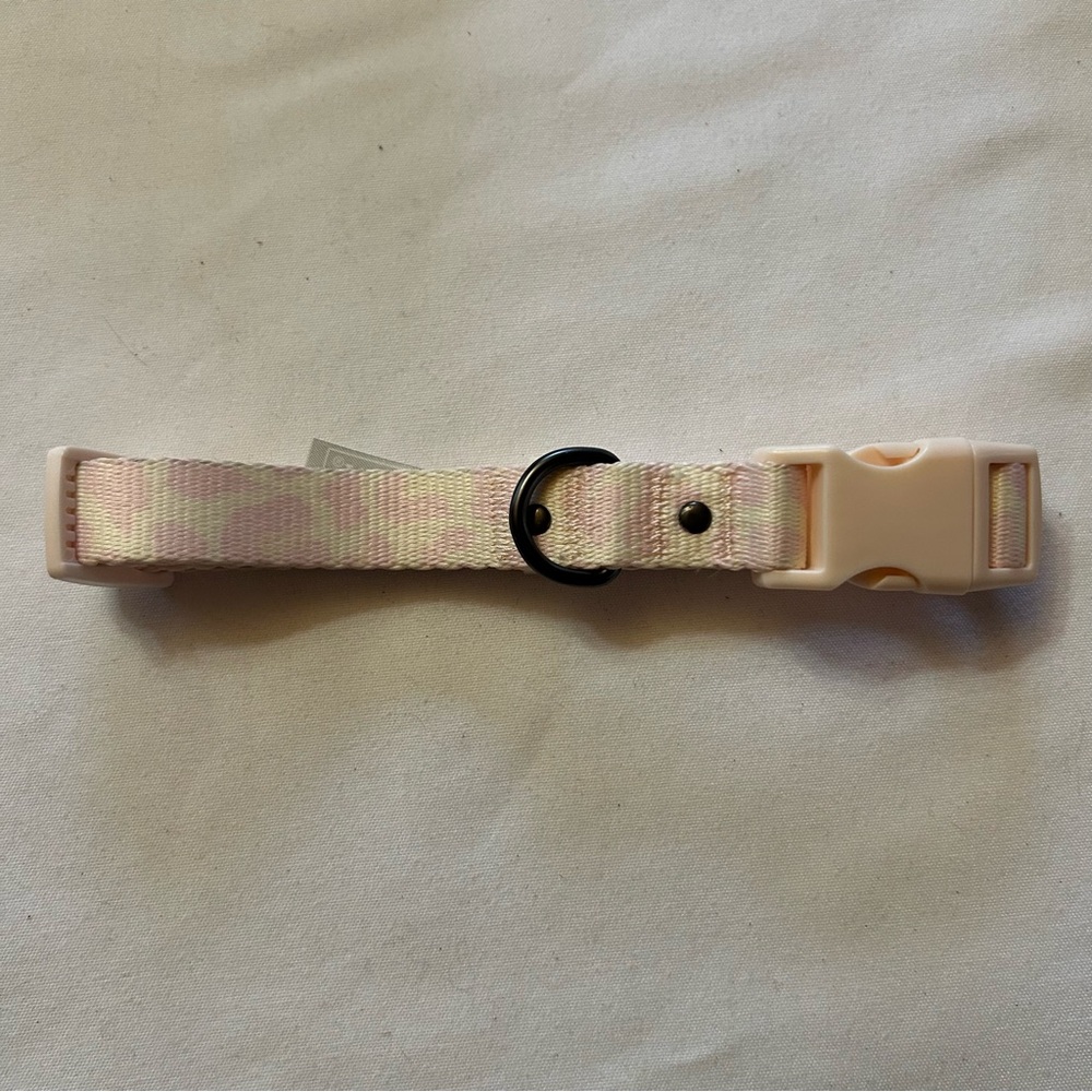 Medium Cheetah Pink Dog Collar